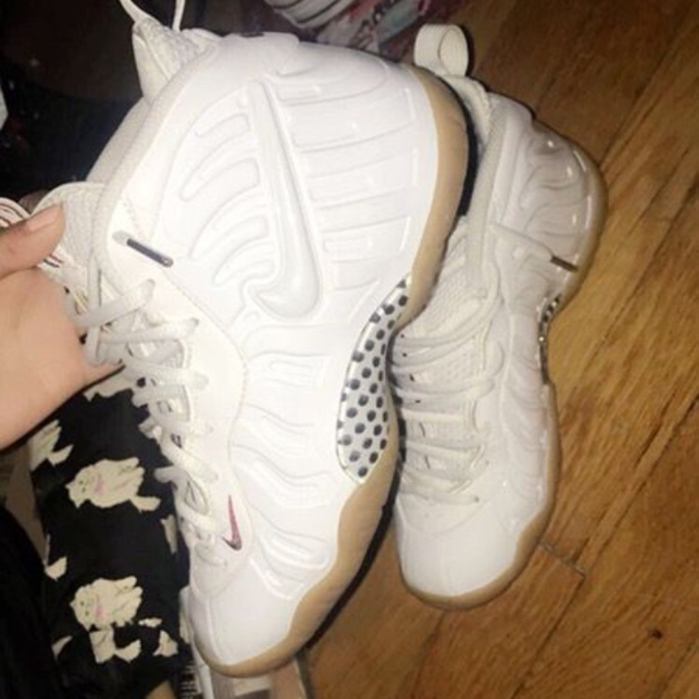 Winter white foamposites
